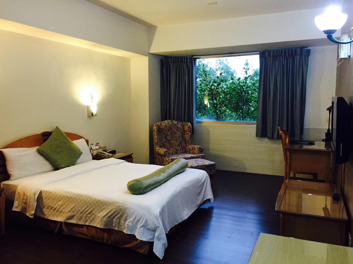 Berkeley Business Hotel Zhongzheng Cidade de Hsinchu Exterior foto
