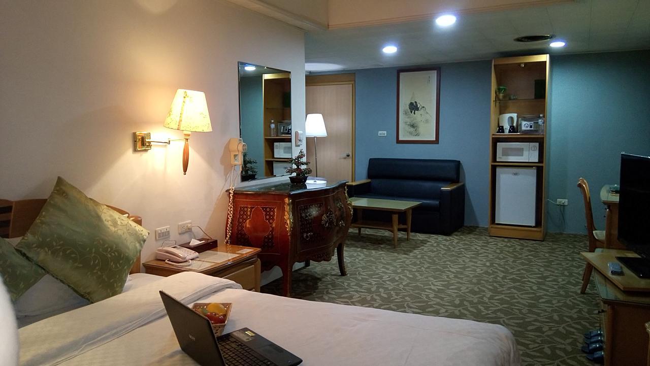 Berkeley Business Hotel Zhongzheng Cidade de Hsinchu Exterior foto