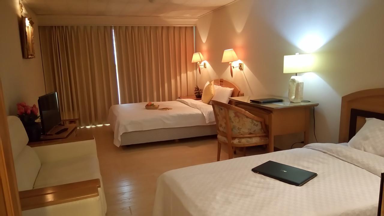 Berkeley Business Hotel Zhongzheng Cidade de Hsinchu Exterior foto