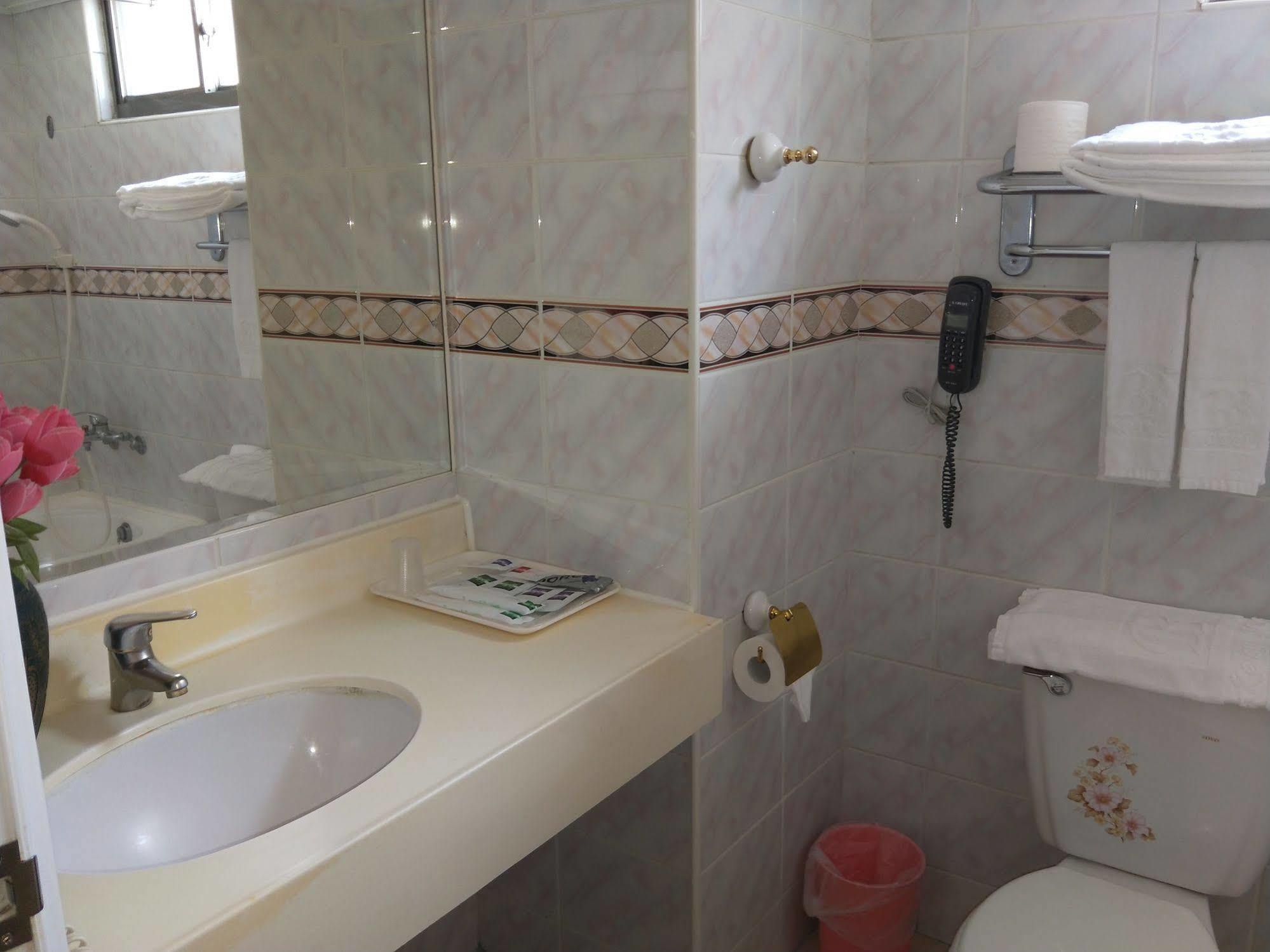 Berkeley Business Hotel Zhongzheng Cidade de Hsinchu Exterior foto