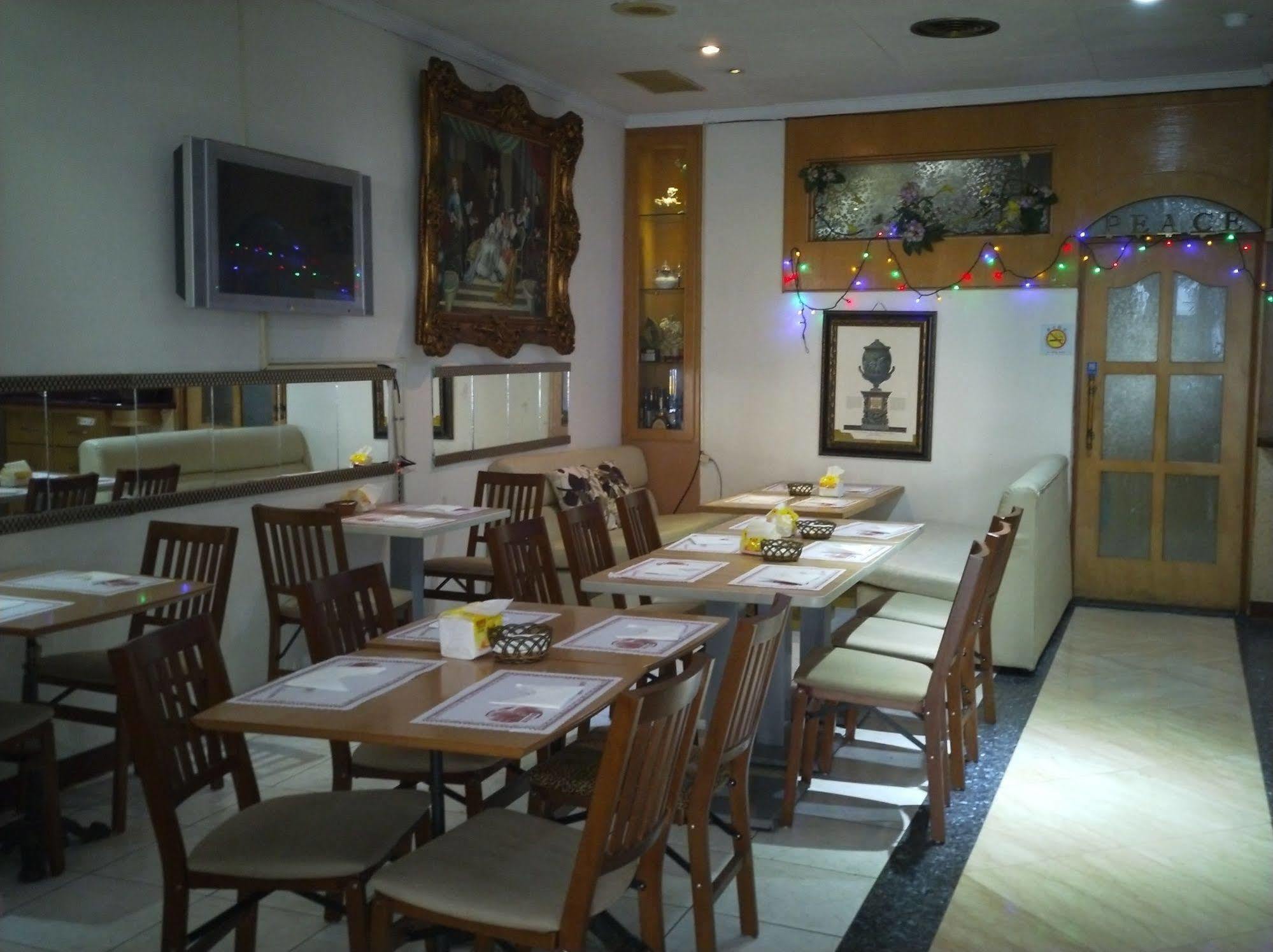 Berkeley Business Hotel Zhongzheng Cidade de Hsinchu Exterior foto