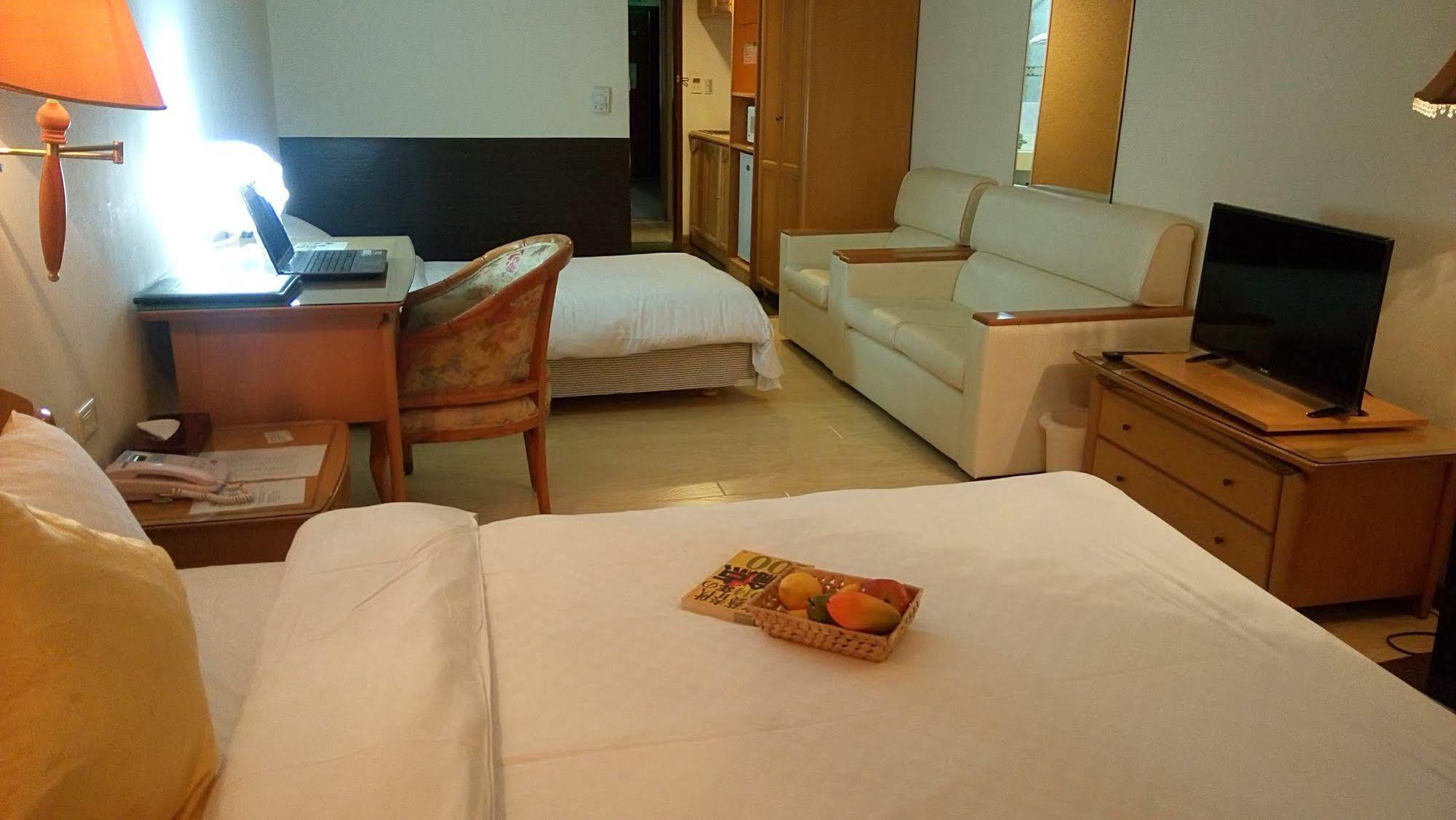 Berkeley Business Hotel Zhongzheng Cidade de Hsinchu Exterior foto