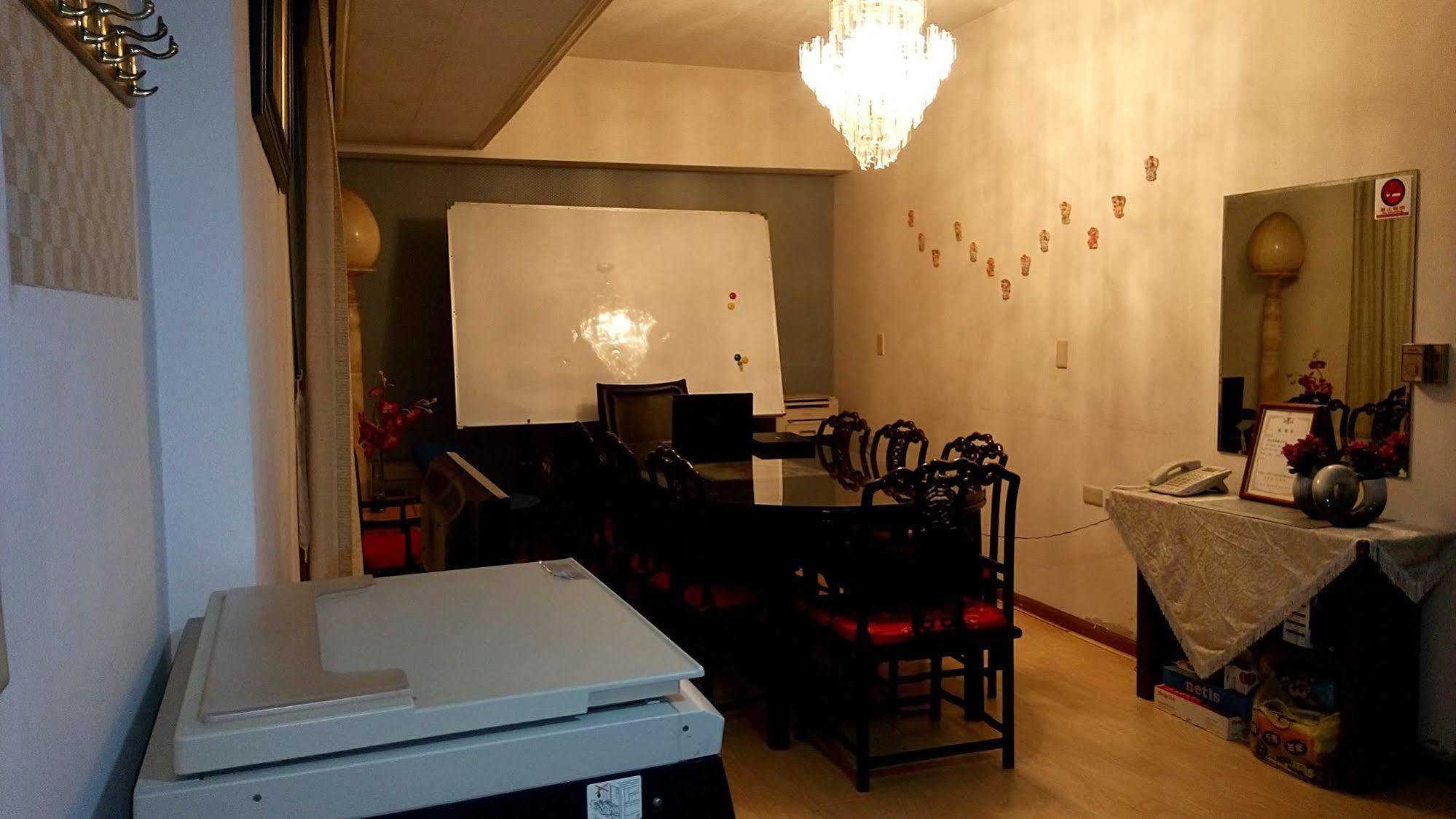 Berkeley Business Hotel Zhongzheng Cidade de Hsinchu Exterior foto