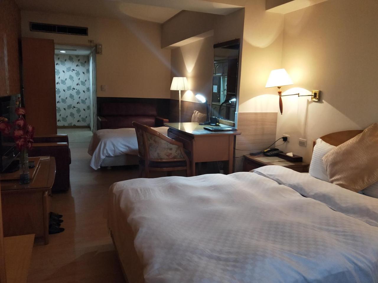 Berkeley Business Hotel Zhongzheng Cidade de Hsinchu Exterior foto