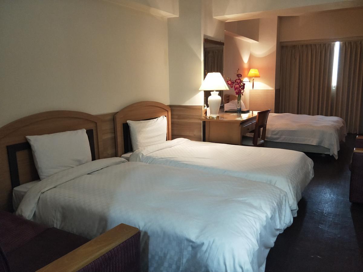 Berkeley Business Hotel Zhongzheng Cidade de Hsinchu Exterior foto