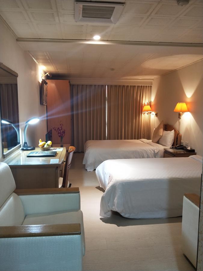 Berkeley Business Hotel Zhongzheng Cidade de Hsinchu Exterior foto